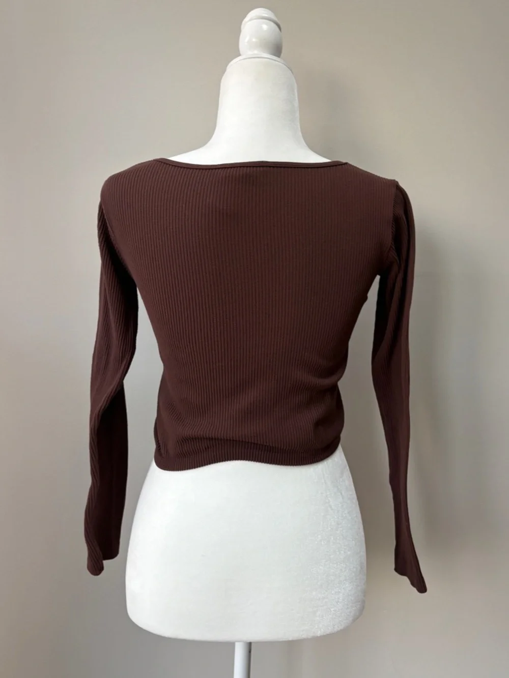 Zara Ribbed Scoop-Neck Long Sleeve Crop Top - Brown